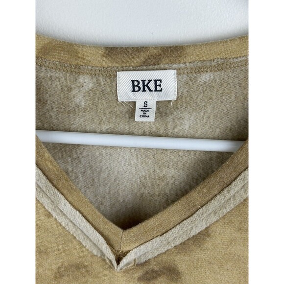 BKE Buckle Shirt Women's Size Small Beige/Tan Tie Dye Tee V-Neck Casual Boho - Picture 2 of 8